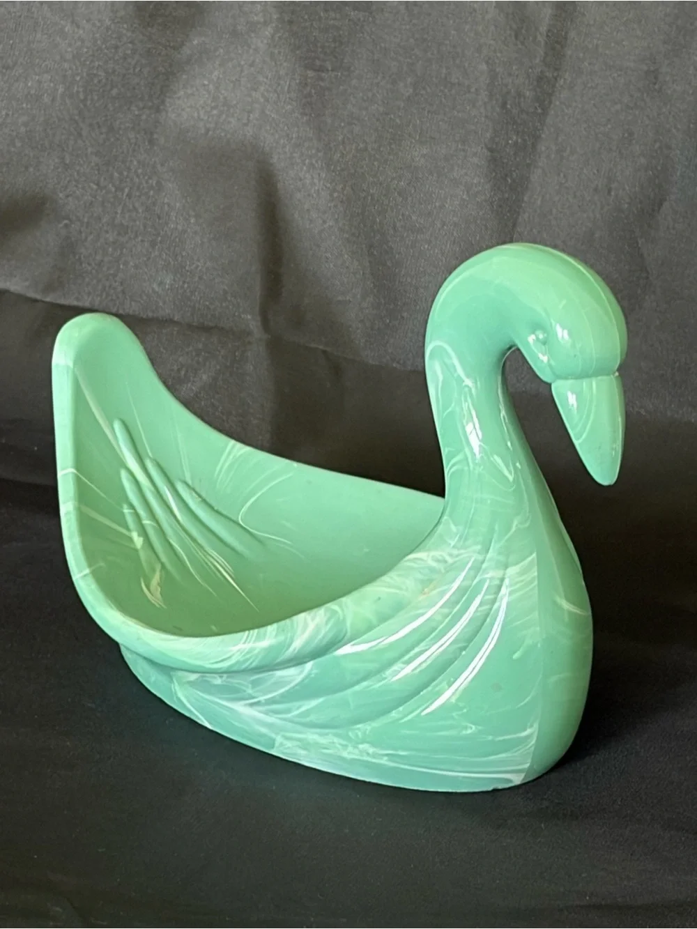 Vintage sea foam green molded plastic swan trinket/soap dish